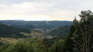Dieses Bild zeigt eine Webcam-Aufnahme vom Achertal, aufgenommen am Montag, den 24.08.2026 um 17:10 Uhr. Die Temperatur betrug 18.4°C.