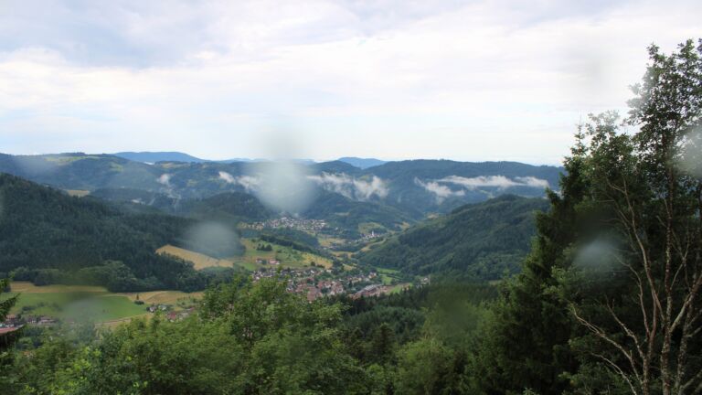 Dieses Bild zeigt eine Webcam-Aufnahme vom Achertal, aufgenommen am Montag, den 29.06.2026 um 08:40 Uhr. Die Temperatur betrug 17.9°C.
