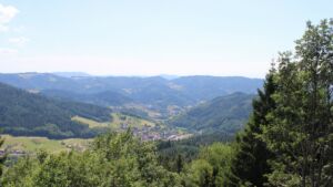 Dieses Bild zeigt eine Webcam-Aufnahme vom Achertal, aufgenommen am Samstag, den 11.07.2026 um 15:20 Uhr. Die Temperatur betrug 33.1°C.