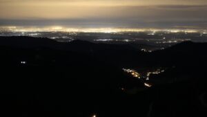 Dieses Bild zeigt eine Webcam-Aufnahme vom Achertal, aufgenommen am Mittwoch, den 03.12.2025 um 05:00 Uhr. Die Temperatur betrug 3.9°C.