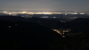 Dieses Bild zeigt eine Webcam-Aufnahme vom Achertal, aufgenommen am Sonntag, den 05.04.2026 um 04:30 Uhr. Die Temperatur betrug 9.9°C.