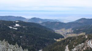 Dieses Bild zeigt eine Webcam-Aufnahme vom Achertal, aufgenommen am Dienstag, den 27.01.2026 um 13:20 Uhr. Die Temperatur betrug 6°C.