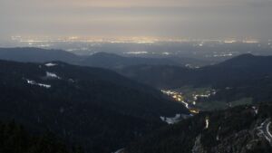 Dieses Bild zeigt eine Webcam-Aufnahme vom Achertal, aufgenommen am Freitag, den 03.04.2026 um 02:30 Uhr. Die Temperatur betrug 2.6°C.