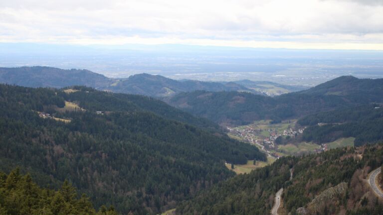 Dieses Bild zeigt eine Webcam-Aufnahme vom Achertal, aufgenommen am Montag, den 23.02.2026 um 16:00 Uhr. Die Temperatur betrug 4.1°C.