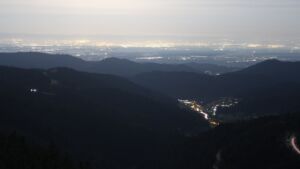 Dieses Bild zeigt eine Webcam-Aufnahme vom Achertal, aufgenommen am Dienstag, den 03.03.2026 um 05:50 Uhr. Die Temperatur betrug 7.6°C.