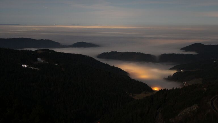 Dieses Bild zeigt eine Webcam-Aufnahme vom Achertal, aufgenommen am Mittwoch, den 04.02.2026 um 23:00 Uhr. Die Temperatur betrug 4.2°C.