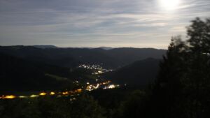 Dieses Bild zeigt eine Webcam-Aufnahme vom Achertal, aufgenommen am Freitag, den 25.09.2026 um 04:00 Uhr. Die Temperatur betrug 10.5°C.