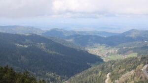 Dieses Bild zeigt eine Webcam-Aufnahme vom Achertal, aufgenommen am Dienstag, den 22.04.2025 um 11:40 Uhr. Die Temperatur betrug 9.5°C.