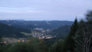 Dieses Bild zeigt eine Webcam-Aufnahme vom Achertal, aufgenommen am Montag, den 24.08.2026 um 06:00 Uhr. Die Temperatur betrug 13.5°C.