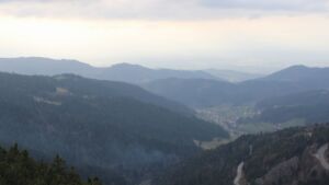 Dieses Bild zeigt eine Webcam-Aufnahme vom Achertal, aufgenommen am Dienstag, den 10.03.2026 um 16:30 Uhr. Die Temperatur betrug 8.1°C.