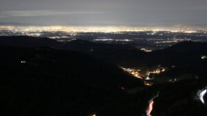 Dieses Bild zeigt eine Webcam-Aufnahme vom Achertal, aufgenommen am Samstag, den 29.11.2025 um 18:10 Uhr. Die Temperatur betrug 6.3°C.