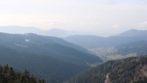 Dieses Bild zeigt eine Webcam-Aufnahme vom Achertal, aufgenommen am Montag, den 09.02.2026 um 15:20 Uhr. Die Temperatur betrug 3.8°C.