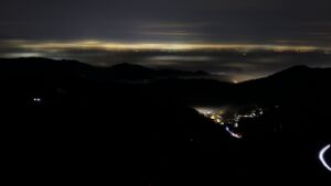 Dieses Bild zeigt eine Webcam-Aufnahme vom Achertal, aufgenommen am Donnerstag, den 05.02.2026 um 21:30 Uhr. Die Temperatur betrug 3°C.