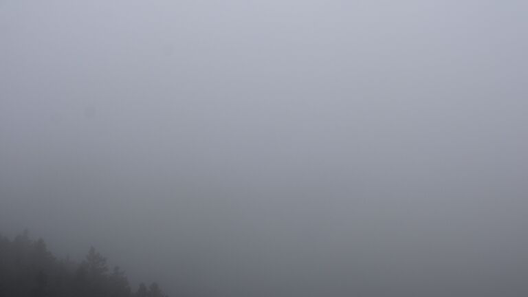 Dieses Bild zeigt eine Webcam-Aufnahme vom Achertal, aufgenommen am Samstag, den 06.12.2025 um 12:10 Uhr. Die Temperatur betrug 2.9°C.