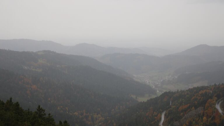 Dieses Bild zeigt eine Webcam-Aufnahme vom Achertal, aufgenommen am Montag, den 20.10.2025 um 09:30 Uhr. Die Temperatur betrug 8.4°C.