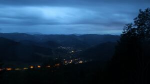 Dieses Bild zeigt eine Webcam-Aufnahme vom Achertal, aufgenommen am Donnerstag, den 11.06.2026 um 04:40 Uhr. Die Temperatur betrug 7.5°C.