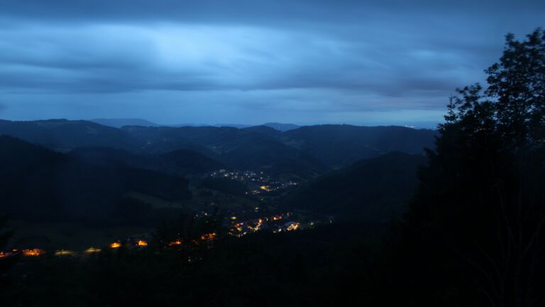 Dieses Bild zeigt eine Webcam-Aufnahme vom Achertal, aufgenommen am Donnerstag, den 11.06.2026 um 04:40 Uhr. Die Temperatur betrug 7.5°C.
