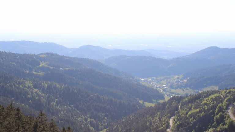 Dieses Bild zeigt eine Webcam-Aufnahme vom Achertal, aufgenommen am Samstag, den 10.05.2025 um 18:30 Uhr. Die Temperatur betrug 14.2°C.
