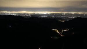 Dieses Bild zeigt eine Webcam-Aufnahme vom Achertal, aufgenommen am Mittwoch, den 03.12.2025 um 05:30 Uhr. Die Temperatur betrug 3.9°C.