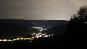 Dieses Bild zeigt eine Webcam-Aufnahme vom Achertal, aufgenommen am Dienstag, den 14.07.2026 um 23:40 Uhr. Die Temperatur betrug 22.7°C.