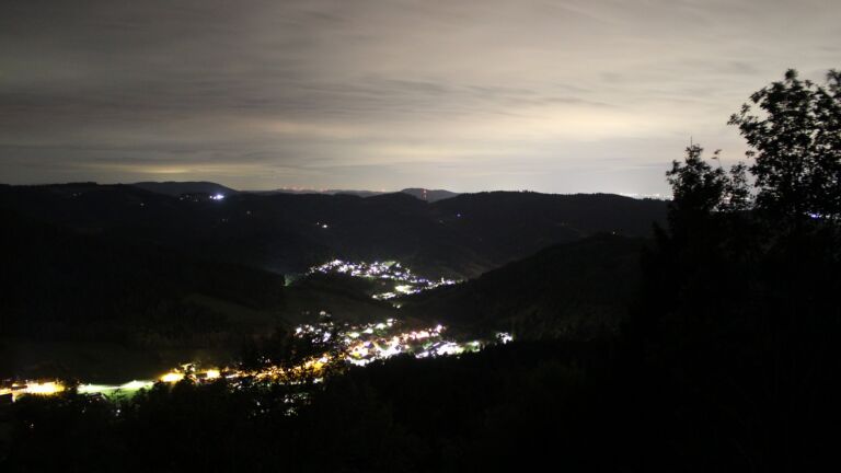 Dieses Bild zeigt eine Webcam-Aufnahme vom Achertal, aufgenommen am Donnerstag, den 03.09.2026 um 22:00 Uhr. Die Temperatur betrug 20.4°C.
