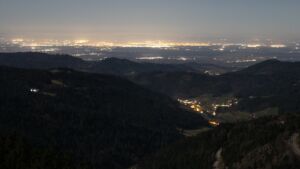 Dieses Bild zeigt eine Webcam-Aufnahme vom Achertal, aufgenommen am Donnerstag, den 05.03.2026 um 01:30 Uhr. Die Temperatur betrug 4.6°C.