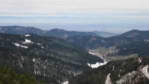 Dieses Bild zeigt eine Webcam-Aufnahme vom Achertal, aufgenommen am Sonntag, den 23.11.2025 um 15:10 Uhr. Die Temperatur betrug -1.2°C.