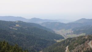 Dieses Bild zeigt eine Webcam-Aufnahme vom Achertal, aufgenommen am Freitag, den 06.03.2026 um 13:10 Uhr. Die Temperatur betrug 15.1°C.