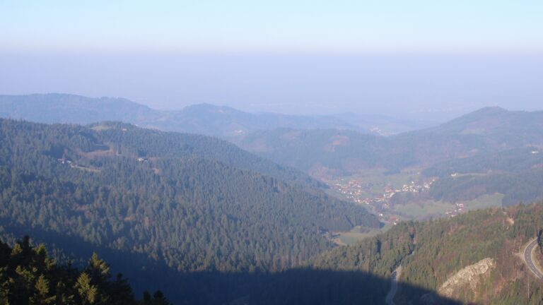 Dieses Bild zeigt eine Webcam-Aufnahme vom Achertal, aufgenommen am Donnerstag, den 19.03.2026 um 08:10 Uhr. Die Temperatur betrug 2.3°C.