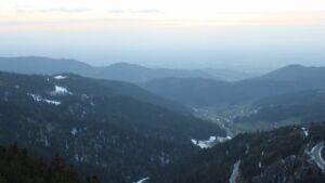 Dieses Bild zeigt eine Webcam-Aufnahme vom Achertal, aufgenommen am Donnerstag, den 02.04.2026 um 20:00 Uhr. Die Temperatur betrug 5.4°C.