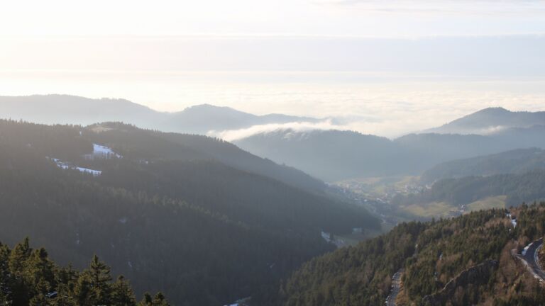 Dieses Bild zeigt eine Webcam-Aufnahme vom Achertal, aufgenommen am Samstag, den 31.01.2026 um 16:10 Uhr. Die Temperatur betrug 5.9°C.