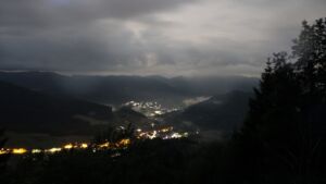 Dieses Bild zeigt eine Webcam-Aufnahme vom Achertal, aufgenommen am Mittwoch, den 01.07.2026 um 03:00 Uhr. Die Temperatur betrug 17.4°C.