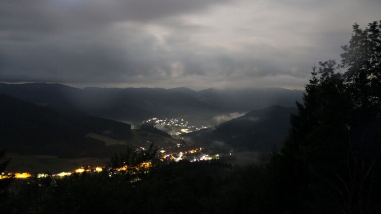 Dieses Bild zeigt eine Webcam-Aufnahme vom Achertal, aufgenommen am Mittwoch, den 01.07.2026 um 03:00 Uhr. Die Temperatur betrug 17.4°C.