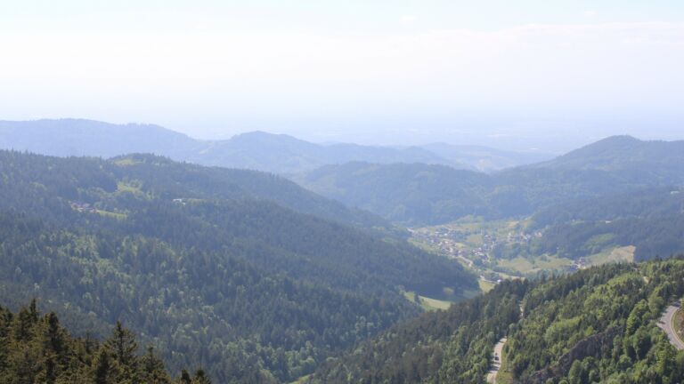 Dieses Bild zeigt eine Webcam-Aufnahme vom Achertal, aufgenommen am Donnerstag, den 15.05.2025 um 16:30 Uhr. Die Temperatur betrug 10.7°C.