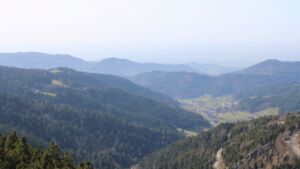 Dieses Bild zeigt eine Webcam-Aufnahme vom Achertal, aufgenommen am Donnerstag, den 05.03.2026 um 14:20 Uhr. Die Temperatur betrug 12.9°C.