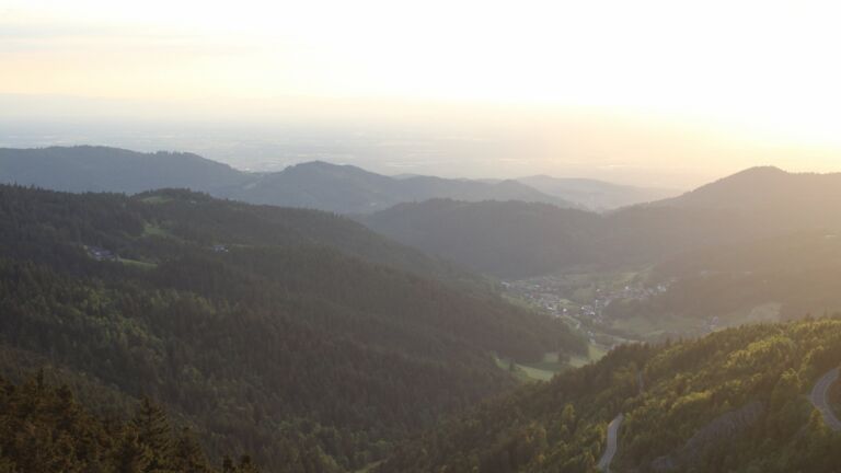 Dieses Bild zeigt eine Webcam-Aufnahme vom Achertal, aufgenommen am Sonntag, den 18.05.2025 um 20:30 Uhr. Die Temperatur betrug 10.9°C.