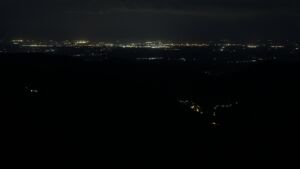 Dieses Bild zeigt eine Webcam-Aufnahme vom Achertal, aufgenommen am Mittwoch, den 16.07.2025 um 04:10 Uhr. Die Temperatur betrug 13°C.