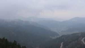 Dieses Bild zeigt eine Webcam-Aufnahme vom Achertal, aufgenommen am Dienstag, den 14.04.2026 um 16:50 Uhr. Die Temperatur betrug 4.9°C.