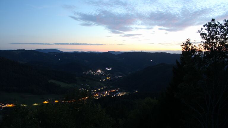 Dieses Bild zeigt eine Webcam-Aufnahme vom Achertal, aufgenommen am Dienstag, den 15.09.2026 um 20:20 Uhr. Die Temperatur betrug 22.8°C.