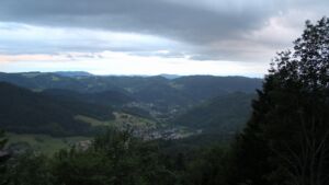 Dieses Bild zeigt eine Webcam-Aufnahme vom Achertal, aufgenommen am Mittwoch, den 10.06.2026 um 21:20 Uhr. Die Temperatur betrug 9.2°C.