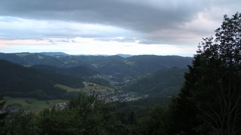 Dieses Bild zeigt eine Webcam-Aufnahme vom Achertal, aufgenommen am Mittwoch, den 10.06.2026 um 21:20 Uhr. Die Temperatur betrug 9.2°C.