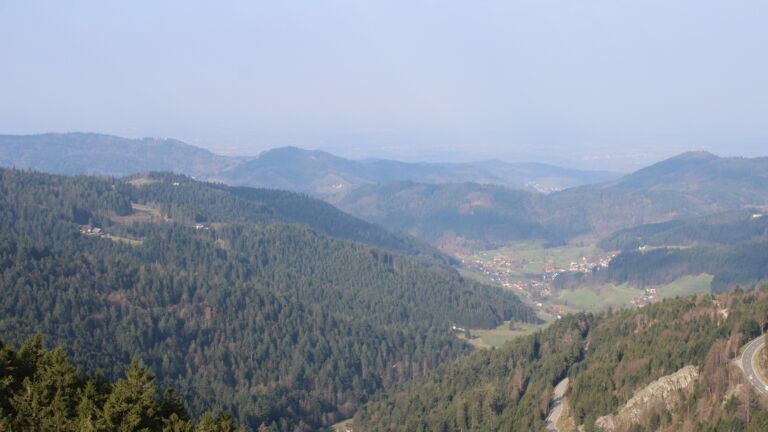 Dieses Bild zeigt eine Webcam-Aufnahme vom Achertal, aufgenommen am Samstag, den 21.03.2026 um 09:10 Uhr. Die Temperatur betrug 8°C.