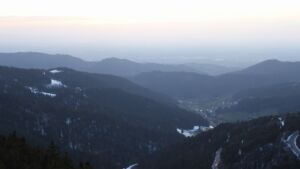 Dieses Bild zeigt eine Webcam-Aufnahme vom Achertal, aufgenommen am Donnerstag, den 02.04.2026 um 20:20 Uhr. Die Temperatur betrug 5.4°C.