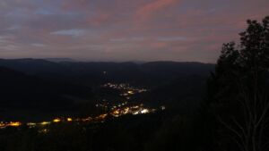 Dieses Bild zeigt eine Webcam-Aufnahme vom Achertal, aufgenommen am Freitag, den 16.10.2026 um 07:00 Uhr. Die Temperatur betrug 12.9°C.