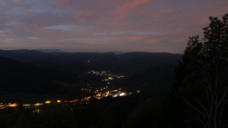 Dieses Bild zeigt eine Webcam-Aufnahme vom Achertal, aufgenommen am Freitag, den 16.10.2026 um 07:00 Uhr. Die Temperatur betrug 12.9°C.