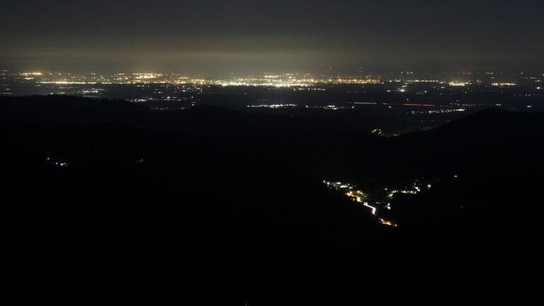 Dieses Bild zeigt eine Webcam-Aufnahme vom Achertal, aufgenommen am Samstag, den 28.06.2025 um 03:20 Uhr. Die Temperatur betrug 16°C.