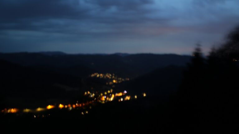 Dieses Bild zeigt eine Webcam-Aufnahme vom Achertal, aufgenommen am Freitag, den 19.06.2026 um 22:20 Uhr. Die Temperatur betrug 17.3°C.