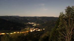 Dieses Bild zeigt eine Webcam-Aufnahme vom Achertal, aufgenommen am Samstag, den 26.09.2026 um 21:00 Uhr. Die Temperatur betrug 20.2°C.