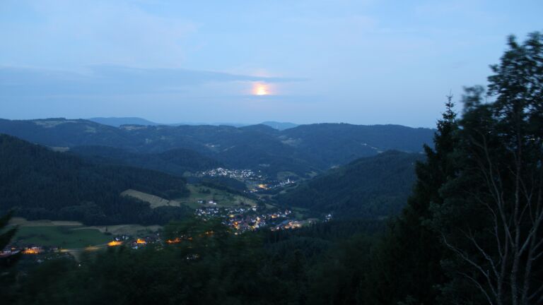 Dieses Bild zeigt eine Webcam-Aufnahme vom Achertal, aufgenommen am Dienstag, den 30.06.2026 um 04:40 Uhr. Die Temperatur betrug 19.6°C.