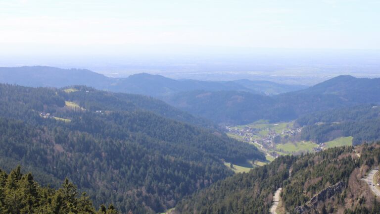 Dieses Bild zeigt eine Webcam-Aufnahme vom Achertal, aufgenommen am Montag, den 06.04.2026 um 15:50 Uhr. Die Temperatur betrug 11.3°C.